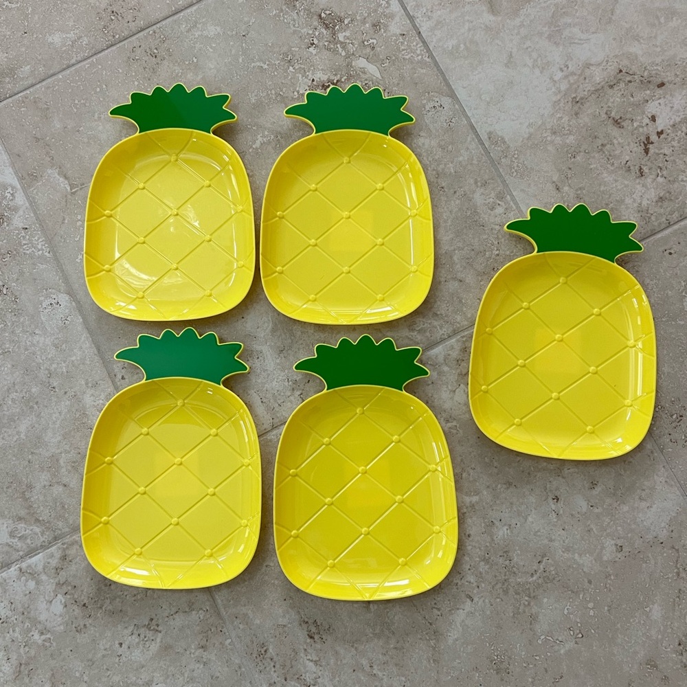 Pineapple plates